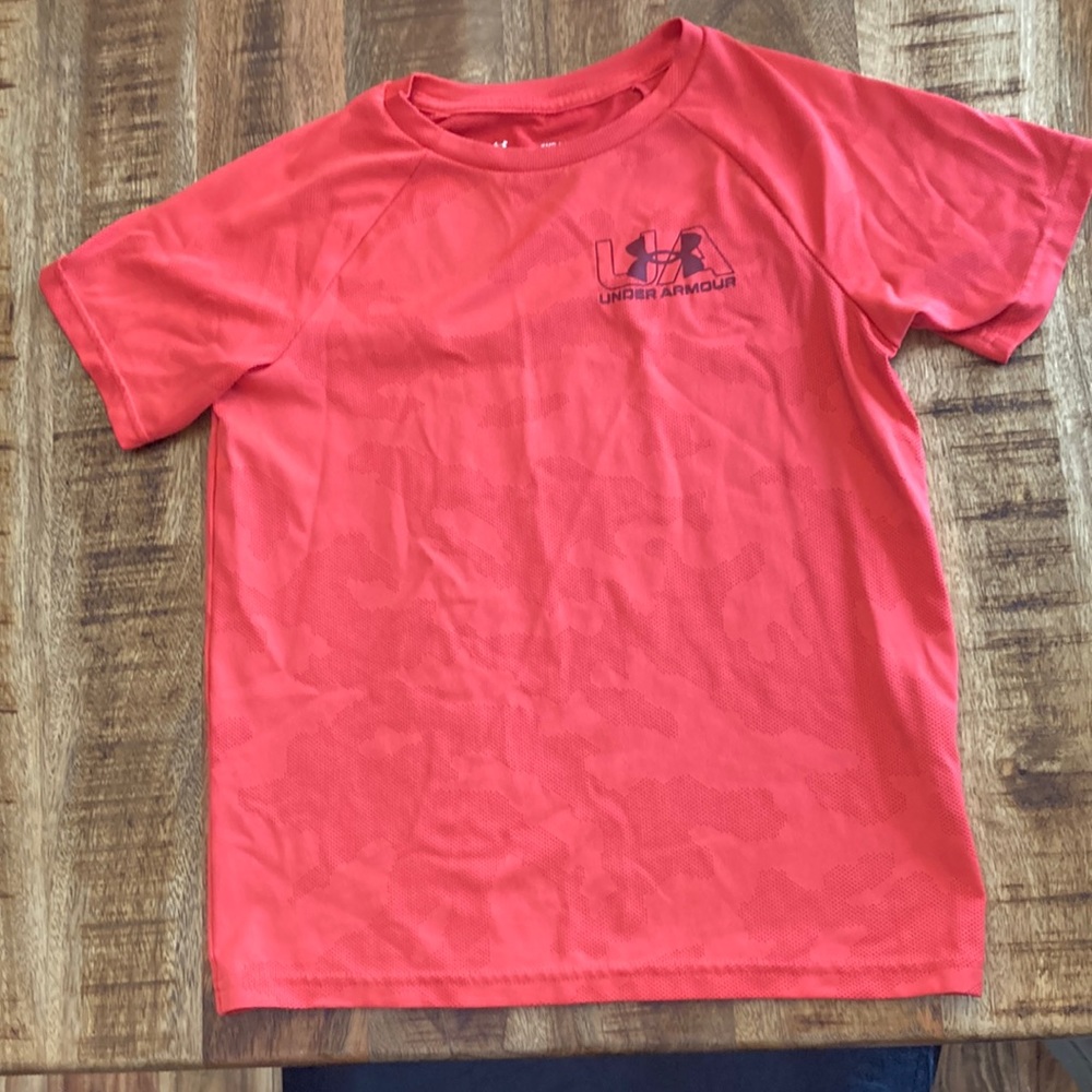 Boys Under Armour T Shirt Youth Medium